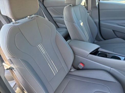 Certified 2025 Hyundai Elantra SEL w/ Cargo Package image 29