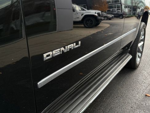 Used 2018 GMC Yukon Denali image 14