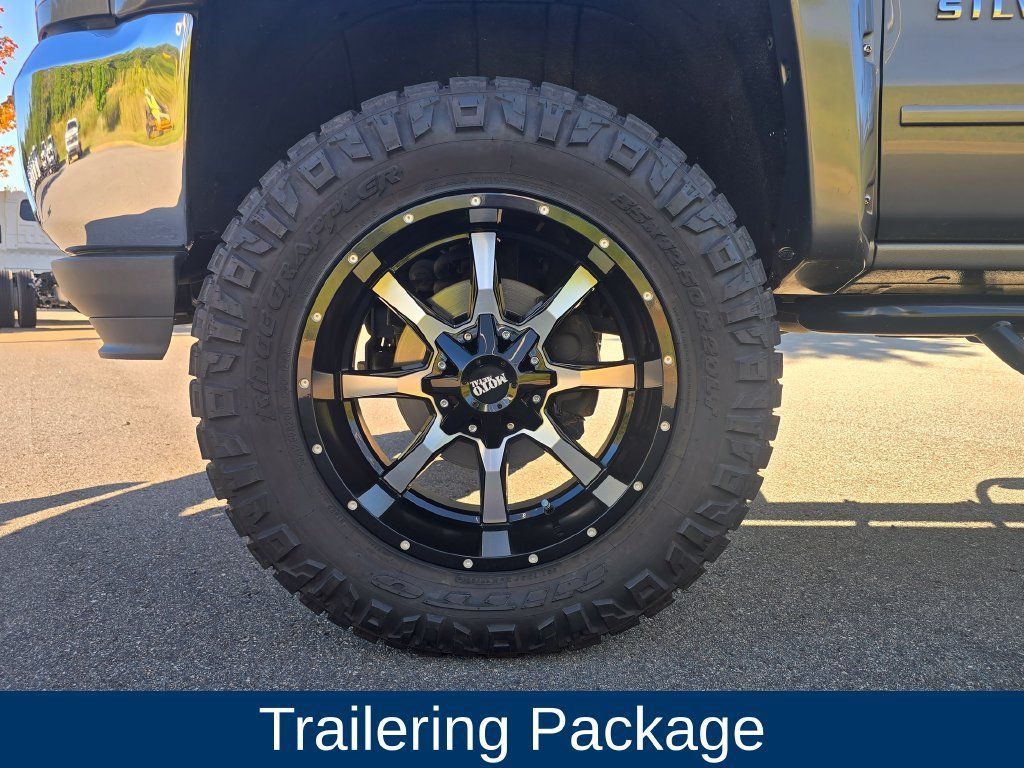 Used 2017 Chevrolet Silverado 1500 LT w/ All Star Edition AWD/4WD image 9