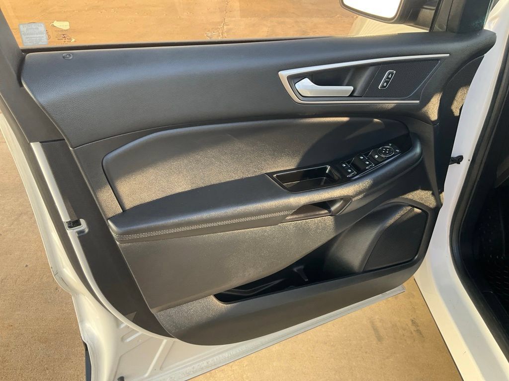 Used 2018 Ford Edge SEL w/ Equipment Group 201A FWD image 4