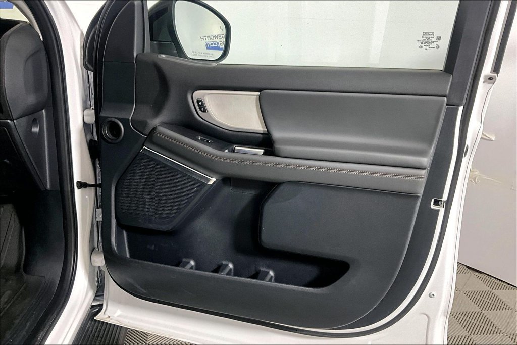 Certified 2025 Ford Expedition Active AWD/4WD image 19