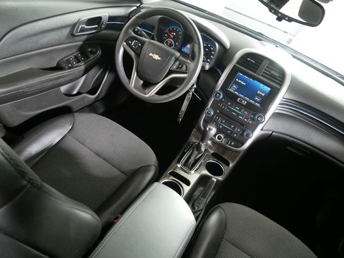Used 2015 Chevrolet Malibu LT FWD image 9