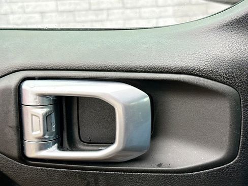 Used 2022 Jeep Wrangler Unlimited Sport image 19