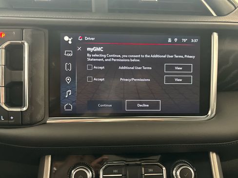 Used 2024 GMC Yukon Denali w/ LPO, Floor Liner Package image 43