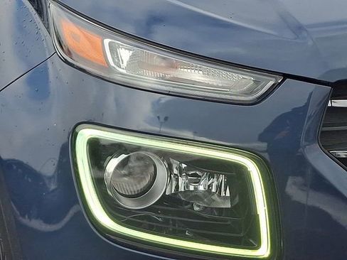 Certified 2023 Hyundai Venue Limited w/ Cargo Package image 9