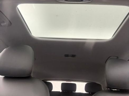 Used 2024 Hyundai Kona Limited AWD/4WD image 48