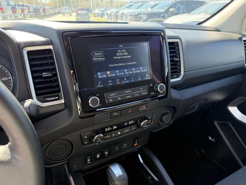 Used 2023 Nissan Frontier SV w/ SV Convenience Package image 19