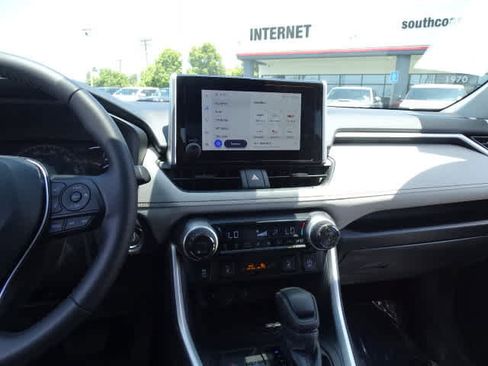 Used 2025 Toyota RAV4 XLE w/ Convenience Package AWD/4WD image 27