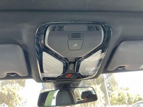 Used 2023 BMW 330e image 24