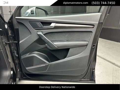 Used 2022 Audi SQ5 Premium Plus w/ Premium Plus Package image 38