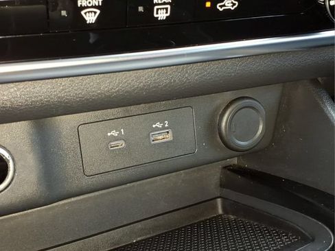 Used 2023 Nissan Rogue S AWD/4WD image 12