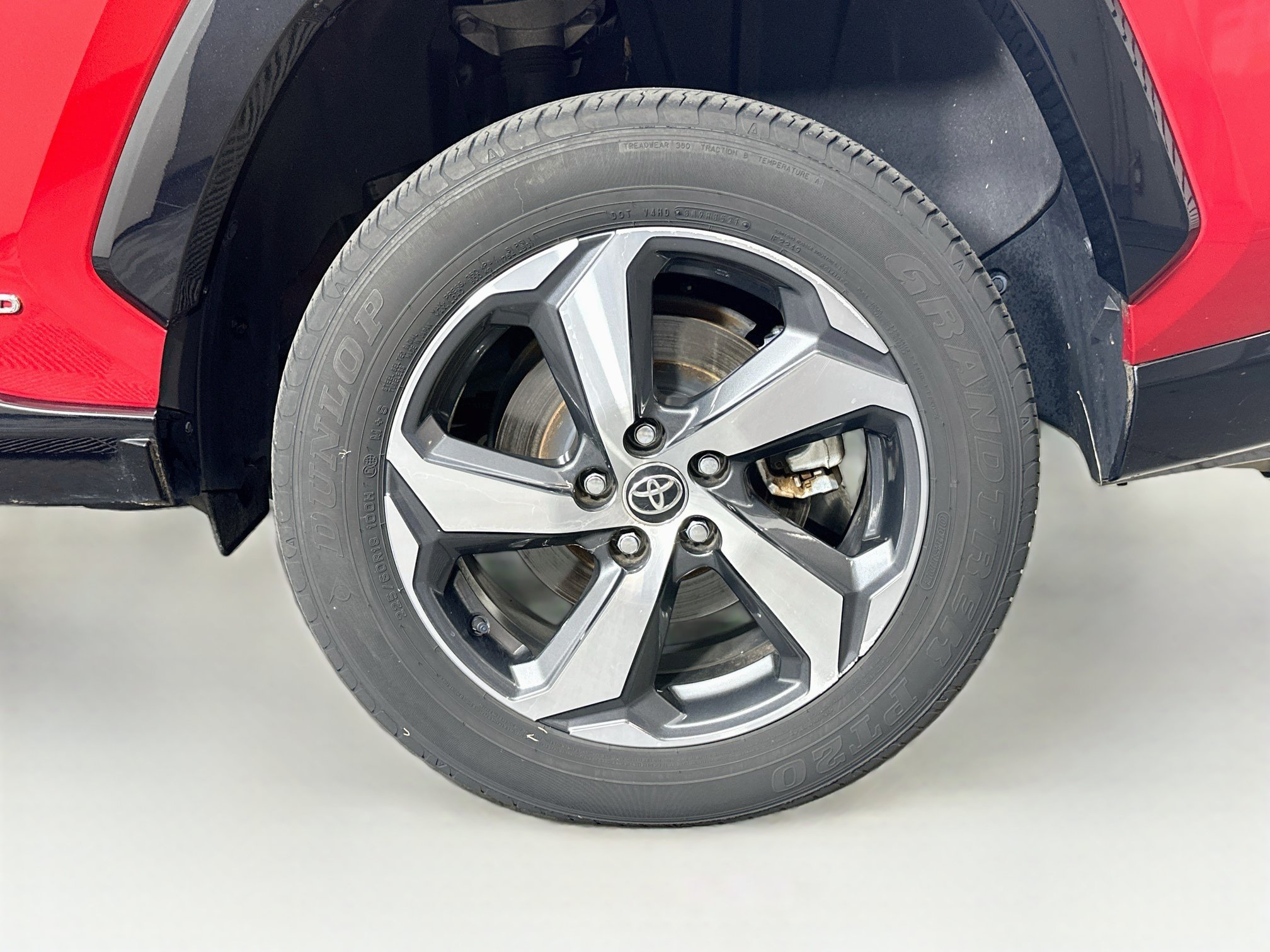 Used 2021 Toyota RAV4 SE w/ Weather & Moonroof Package AWD/4WD image 11