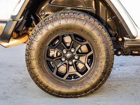 Used 2023 Jeep Wrangler Unlimited Rubicon 4xe image 12