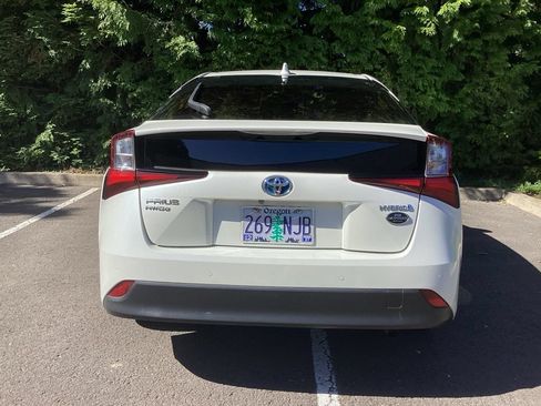 Used 2020 Toyota Prius LE AWD/4WD image 17