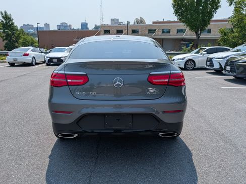 Used 2019 Mercedes-Benz GLC 300 4MATIC Coupe image 4