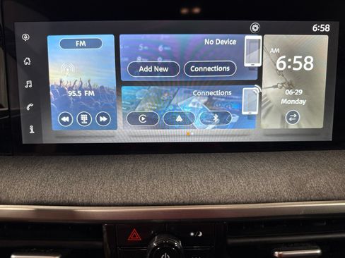 Used 2025 Nissan Kicks SV FWD image 23