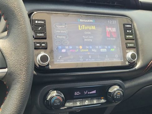 Used 2023 Nissan Kicks SR w/ Interior Electronics Package FWD image 28