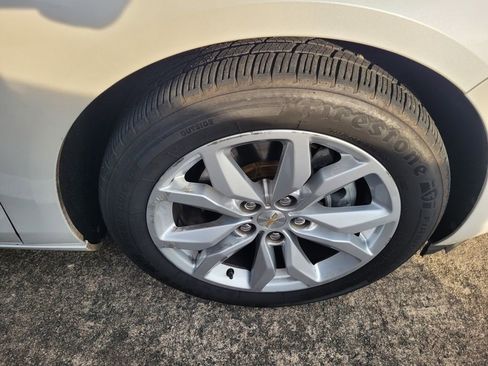 Used 2016 Chevrolet Impala LT w/ Convenience Package image 6