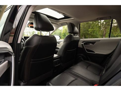 Used 2025 Toyota RAV4 XLE w/ Convenience Package FWD image 13