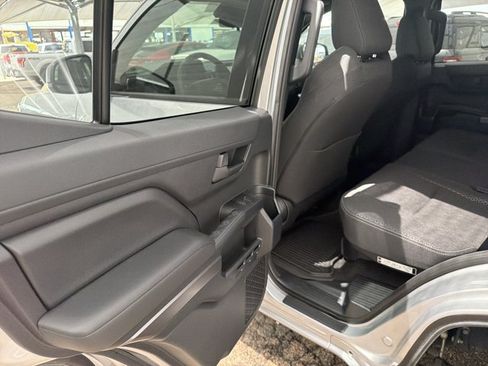 Used 2026 Toyota 4Runner SR5 AWD/4WD image 19