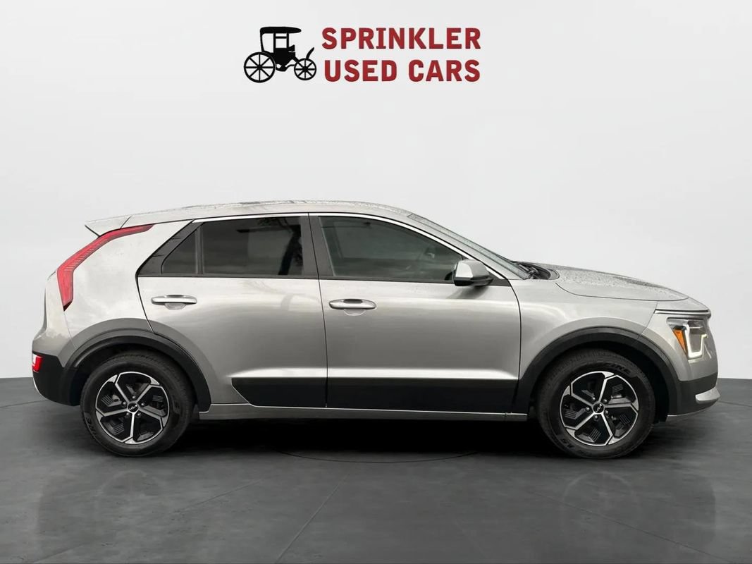 Used 2023 Kia Niro LX FWD image 3