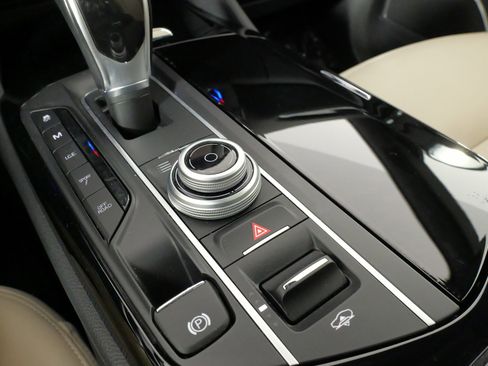 Used 2018 Maserati Levante image 58