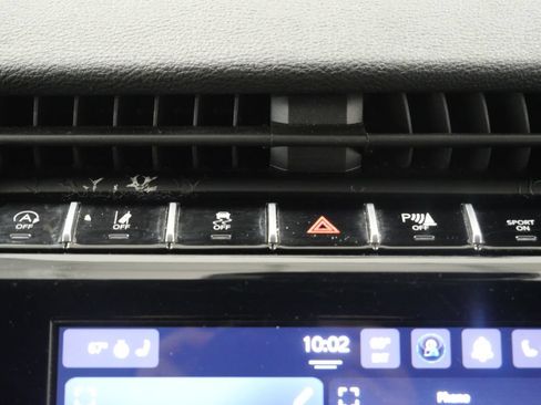 Used 2024 Jeep Grand Cherokee Altitude AWD/4WD image 20