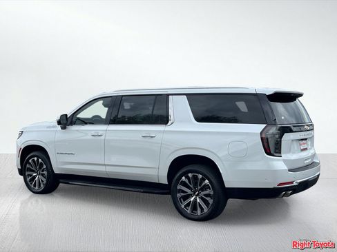 Used 2025 Chevrolet Suburban High Country AWD/4WD image 4