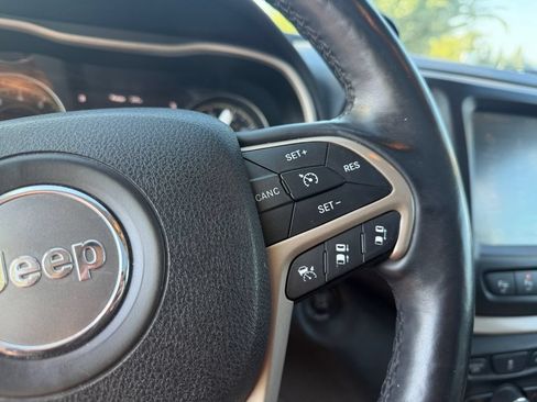 Used 2014 Jeep Cherokee Limited w/ Technology Group AWD/4WD image 18