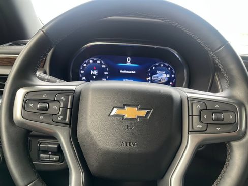 Used 2024 Chevrolet Suburban Premier AWD/4WD image 45