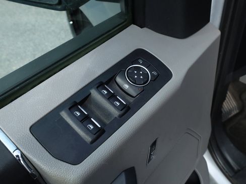 Used 2017 Ford F150 XLT w/ Trailer Tow Package image 20