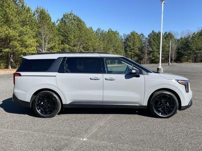 New 2025 Kia Carnival SX