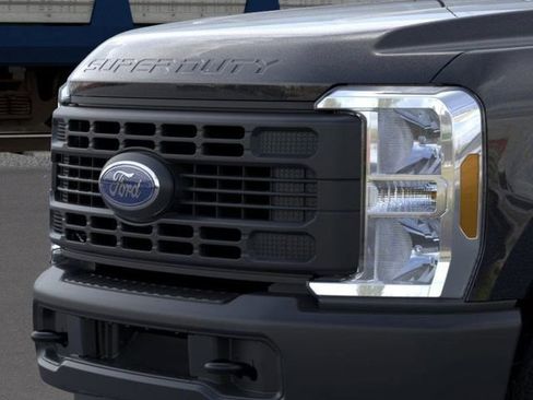 New 2026 Ford F250 XL w/ XL Driver Assist Package AWD/4WD image 17