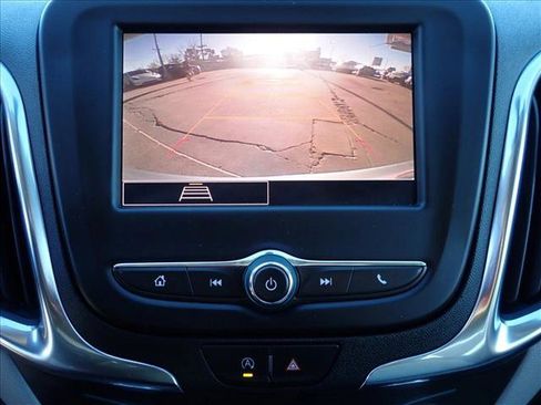 Used 2023 Chevrolet Equinox LT image 16