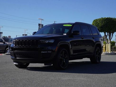 Certified 2024 Jeep Grand Cherokee L Limited w/ Black Appearance Package image 8