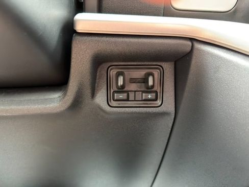 Used 2025 Ford Expedition Active AWD/4WD image 43