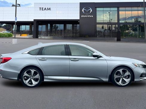 Used 2020 Honda Accord Touring image 3