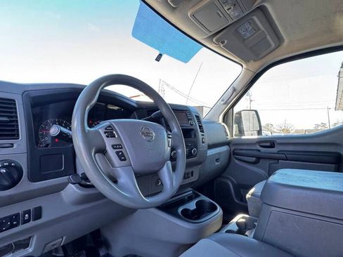Used 2018 Nissan NV 2500 SV RWD image 11