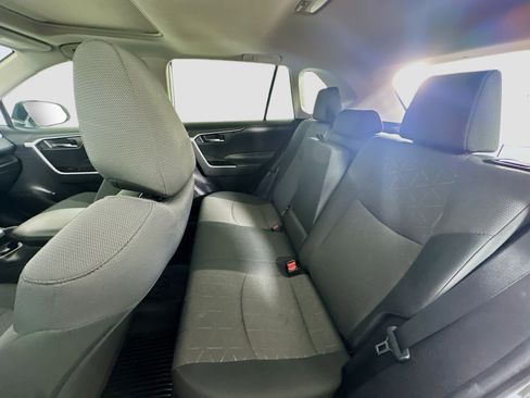 Used 2021 Toyota RAV4 XLE w/ Convenience Package FWD image 26