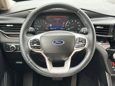 Used 2022 Ford Explorer Limited w/ Equipment Group 301A image 26