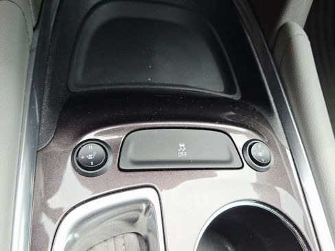 Used 2017 Chevrolet Malibu LT FWD image 28