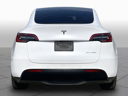 Used 2022 Tesla Model Y Long Range AWD/4WD image 4