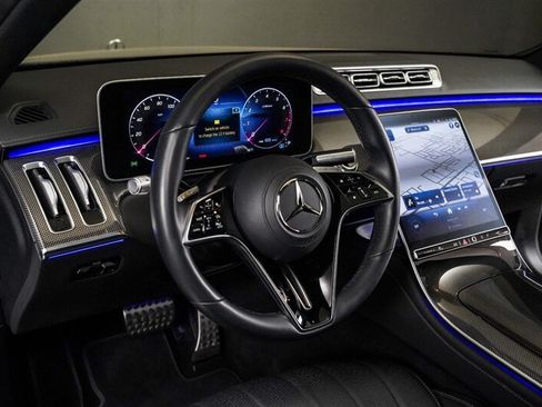 Used 2022 Mercedes-Benz S 500 4MATIC w/ AMG Line Package image 17