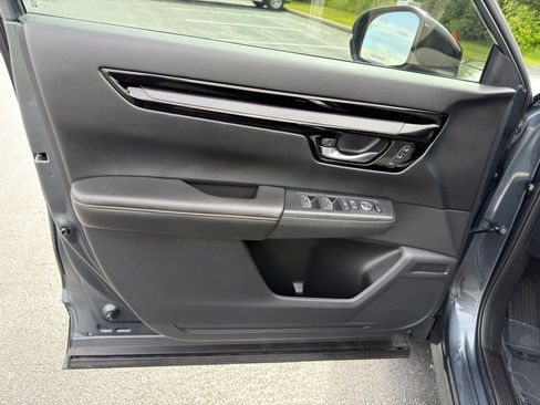 Used 2025 Honda CR-V Sport Touring image 8