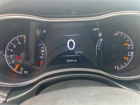 Used 2021 Jeep Grand Cherokee Laredo image 22