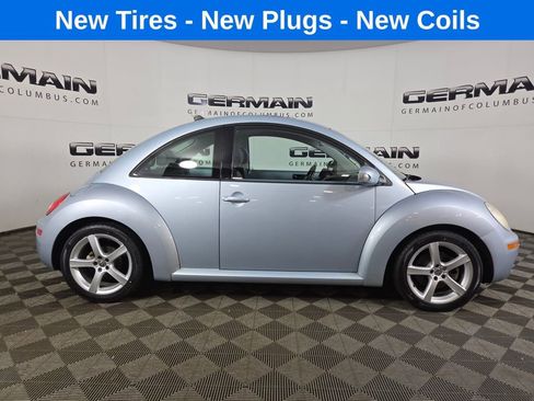 Used 2010 Volkswagen Beetle Coupe image 4