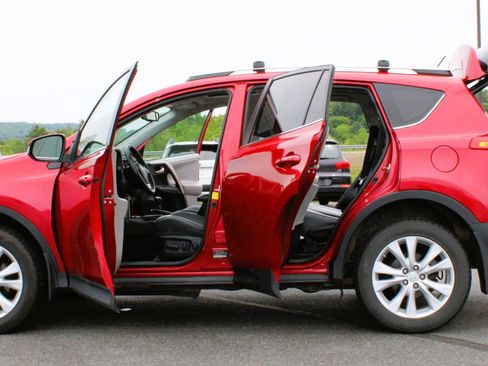 Used 2013 Toyota RAV4 Limited AWD/4WD image 20