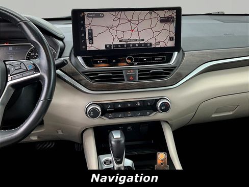 Used 2023 Nissan Altima 2.5 SV w/ SV Premium Package FWD image 9