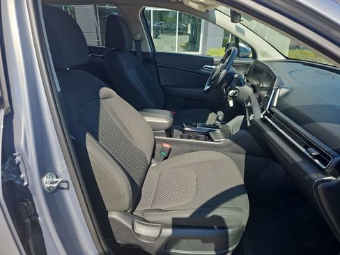Used 2025 Kia Sportage LX FWD image 20