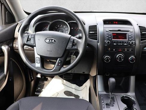 Used 2012 Kia Sorento FWD image 23